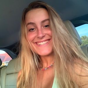 Meet your Posher, Alina